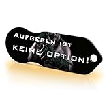 Code24 Einkaufswagenlöser „Aufgeben ist keine Option“ - Praktischer Einkaufschip Schlüsselanhänger mit Motivationsspruch & Schlüsselfinder Anhänger, inkl. Schlüsselfundservice, Key-F