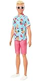 Barbie GYB04 - Barbie Ken Fashionistas Puppe (blond) mit Sonnenbrille, Hawaiihemd, Shorts und Schuhen, Spielzeug für Kinder von 3 bis 8 J