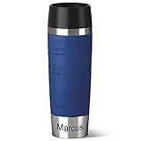 Emsa Isolierbecher MIT Gravur (z.B. Namen) 500ml TRAVEL Mug Grande Manschette Blau mit persönlicher Rundgravur, Travelmug Kaffee Tee Thermo to-go-Becher mit Quick Press Verschluss 100%