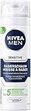 NIVEA MEN Sensitive Rasierschaum im 6er Pack (6 x 200 ml), Rasierschaum für eine glatte und sanfte Rasur, schonender Rasierschaum für H