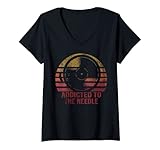 Damen Retro Vinyl Addicted To The Needle Vintage Record T-Shirt mit V