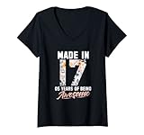 Damen Hergestellt im Jahr 2017, 5 Years of being awesome 5th Birthday Flowers T-Shirt mit V