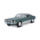 Bauer Spielwaren 2042958 Maisto Ford Mustang GTA Fliessheck ´67: Modellauto mit Federung, Maßstab 1:18, Türen und Motorhaube beweglich, Fertigmodell, lenkbar, 24 cm, grün (531166)