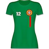 Fussball WM 2022 Fanartikel - 12. Mann Portugal Emblem - M - Grün - Flagge - L191 - Tailliertes Tshirt für Damen und Frauen T-S