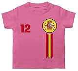 Fussball WM 2022 Fanartikel Baby - 12. Mann Spanien Emblem - 12/18 Monate - Pink - Nationalmannschaft - BZ02 - Baby T-S