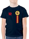 Fussball WM 2022 Fanartikel Kinder - 12. Mann Spanien Emblem - 128 (7/8 Jahre) - Dunkelblau - Nationalmannschaft - F130K - Kinder Tshirts und T-Shirt für Jung