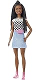 Barbie GXT04 - „Bühne Frei für große Träume“ Barbie Brooklyn Puppe (ca. 30 cm groß, mit braunen Zöpfen) mit schimmerndem Oberteil, Rock und Zubehörteilen, Spielzeug Geschenk für Kinder ab 3 J