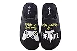 Garzon Hausschuhe für Herren, Schwarz. Inspiriert von Fortnite. Spezielle Parkett-Sohle., Schwarz , 42 EU