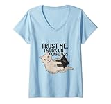 Damen Katze Cat - Trust me, I work on Computers T-Shirt mit V