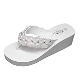 Boho Sandalen Damen Plateau Keilabsatz Bohemian Zehentrenner mit Strass, Frauen Sommer Verzierte Flip Flops Schöne Sommerschuhe Bequeme Zehenstegsandalen Celucke (Weiß, EU36)