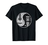 Akustische und elektrische Gitarre im Used-Look mit Yin-Yang-Symbol. T-S