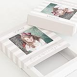 sendmoments Geschenkbox, gestreiftes Design, personalisierte Box (113x130 mm) mit eigenem Text für schöne Erinnerungen, Platz für Fotos & Erinnerungsstücke, individuelles Geschenk, Geburt, T