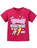 Jayess Baby Shirt Mädchen zum 1 Geburtstag - Hurra Wunschname ist jetzt 1 Jahr - personalisierbar mit Kindername - in Sorbet Gr. 80/86