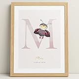 sendmoments Poster für Kinder, personalisiertes Wandbild 40x30 cm ohne Rahmen, Initiale M, Marienkäfer-Motiv, Dekoration Kinderzimmer, Mädchen und Jungen, Name mit Goldveredelung, Geschenk zur Geb