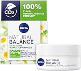 NIVEA Natural Balance Reichhaltige Tagespflege (50 ml), Feuchtigkeitscreme mit Bio Kamille, Jojoba- und Mandelöl, Tagescreme für trockene und sensible H