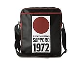 Logoshirt®️ Olympische Spiele Sapporo 1972 Umhängetasche I Umhängetasche aus robustem Kunstleder I verstellbarer Schultergurt & Metallstollen I 2 Fächer I lizenziertes Desig