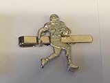 GIFTS FOR ALL Krawattennadel American Footballer Quarterback Football, 2,5 cm x 4 cm, GT18, aus feinem englischen Z