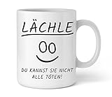 Shirtinator Geschenk Kaffee-Tasse mit Spruch I Lächle du kannst sie nicht alle töten I Geschenkidee-n Büro Kollegen Frauen Geschenk schwarzer H