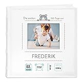 Maverton Einsteckalbum + mit Aufdruck - für 200 Fotos 10x15-100 weiße Seiten - Größe 21x22cm - Weiß - Geschenk für Kind zur Geburt Taufe zum Geburtstag - 365 Tag