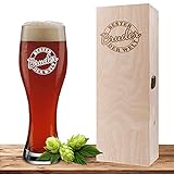Weizenglas mit Motiv Siegel 'Bester Bruder' inklusive Geschenkbox aus Holz, Bierglas 0,5 Liter mit gravierter Holzbox, Geburtstag, personalisiertes Weißbierg