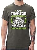 Sprüche Statement mit Spruch - Zum Traktor Fahren geboren zur Schule gezwungen Grün/Weiß - XXL - Dunkelgrau - Herren t Shirt sprüche cool - L190 - Tshirt Herren und Männer T-S