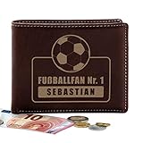 Maverton Ledergeldbörse Portemonnaie Herren mit Gravur - Geldbeutel Brieftasche - Geschenk Geburtstag Mann - 12,5x10cm - aus Echtleder - braun - Fußb
