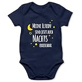 Shirtracer Statement Sprüche Baby - Meine Eltern sind jetzt auch Nachts erreichbar - 3/6 Monate - Navy Blau - Babykleidung neutral - BZ10 - Baby Body Kurzarm für Jungen und M