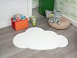 the carpet Lina Shape Moderner Hochflor Kinderteppich, Wolkenform, Super Soft, Kunstfell, Flauschig, Felloptik, Wolke, Waschbar bis 30 Grad , Weiß, 80 x 120