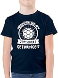 Kinder Sport Kleidung - Zum Handball geboren zur Schule gezwungen - 140 (9/11 Jahre) - Dunkelblau - geboren zum Handball Kinder - F130K - Kinder Tshirts und T-Shirt für Jung