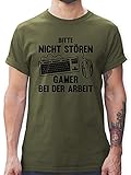 Nerd Geschenke - Bitte Nicht stören Gamer bei der Arbeit - S - Army Grün - Gaming - L190 - Tshirt Herren und Männer T-S