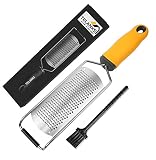 TELANKS Zester Reibe, Käsereibe Reibe aus Edelstahl mit Schutzhülle und Silikon Griff, Feine Parmesanreibe für Muskatnuss, Zitrus, Zitrone, Ingwer, Knoblauch, Gemüse, Früchte (1 STK. Gelbe Reibe)