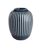 Kähler Hammershoi Vase aus Porzellan mit Rillen, Moderne Vase, rund, bauchige, skandinavisches Design Vase für Blumen, Anthrazit Grau, 10.5