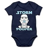 Statement Sprüche Baby - Storm Pooper Junge - 3/6 Monate - Navy Blau - Statement sprüche Baby Storm Pooper Junge - BZ10 - Baby Body Kurzarm für Jungen und M