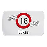 Herz & Heim® Badematte zum Geburtstag mit Verkehrszeichen Alter und Wunschname 76x45