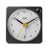 Braun Klassischer analoger Reisewecker mit Schlummerfunktion und Licht, kompakte Größe, ruhiges Quarzuhrwerk, Crescendo-Alarm, schwarz-weißes Modell BC02XBW