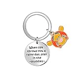 LUXYSODE - Schlüsselanhänger mit Aufschrift 'When Life Throws You a Rainy Day', Play in The Puddles', niedlicher Winne The Pooh, inspirierendes Geschenk für Tochter, Nichte, Freund, M