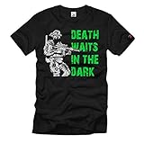 Death waits in The Dark Nachtsicht-Gerät Operator Soldat AR15 T Shirt #36680, Größe:5XL, Farbe:Schw