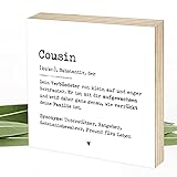 Wunderpixel® Holzbild Definition Cousin - 15x15x2cm zum Hinstellen/Aufhängen, echter Fotodruck mit Spruch auf Holz - schwarz-weißes Wand-Bild Aufsteller Zuhause Büro zur Dekoration Geschenk-I