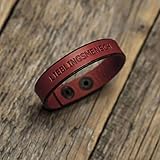 Rotes Lederarmband pflanzlich gefärbt, personalisierbar, eingraviert, geprägt mit Wunschnamen, Wort, Datum, G