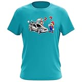 OKIWOKI Mario - Zurück in die Zukunft Lustiges Türkis Herren-T-Shirt - Mario und der Delorean (Mario - Zurück in die Zukunft Parodie signiert Hochwertiges T-Shirt in Größe S - Ref : 800)