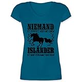 Pferde Geschenk und Reiten Zubehör - Niemand ist perfekt, Aber mit einem Isländer ist Man verdammt nah dran - schwarz - M - Türkis - Geschenk - XO1525 - Damen T-Shirt mit V