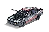 Majorette Racing Nissan Cefiro, Spielzeugauto, Freilauf, zu öffnende Teile, Sammelkarte, 7,5 cm, schwarz/rot, für Kinder ab 3 J