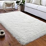 DAOXU Faux Lammfell Schaffell Teppich Kunstfell Dekofell in Super weich Lammfellimitat Teppich Longhair Fell Optik Nachahmung Wolle Bettvorleger Sofa Matte (Weiß, 75 x 120 cm)