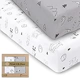 Jersey-Spannbettlaken für Kinderbetten und Jungen - 2er-Pack weiche und atmungsaktive Baumwolle für Kinderbetten - passend für Standard-Kinderbett-Matratzen - Kleinkind-Bettlaken (Woodland)