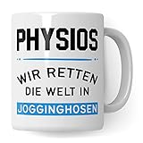 Tasse Physiotherapie, Physiotherapeuten Geschenke Becher, Geschenkidee Physio-Therapie Wir Retten Die Welt In Jogginghosen Spruch (weiß)