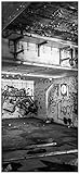 Wallario Selbstklebende Türtapete mit Schutzlaminat Alte verlassene Fabrik in schwarz weiß mit Graffiti - 100 x 220 cm Abwischbar, rück