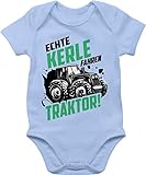 Shirtracer Fahrzeuge Baby - Echte Kerle Fahren Traktor - bunt - 12/18 Monate - Babyblau - Jungen Body - BZ10 - Baby Body Kurzarm für Jungen und M
