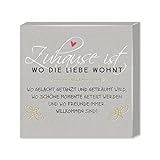 H:)PPYlife 44132 Leinwandbild mit Motivdruck 'Zuhause ist wo die Liebe wohnt', 20 cm x 20