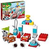 LEGO 10924 DUPLO Cars Lightning McQueens großes Rennen, Disney Pixar Cars Spielzeugautos, Spielzeug ab 2 Jahre, Motorikspielzeug