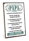 TypeStoff Holzschild mit Spruch – Papa GmbH – im Vintage-Look mit Zitat als Geschenk und Dekoration zum Thema Vater, Mutter und Eltern (19,5 x 28,2 cm)